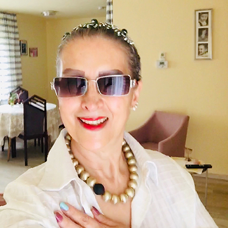 Roya Nassari Salar